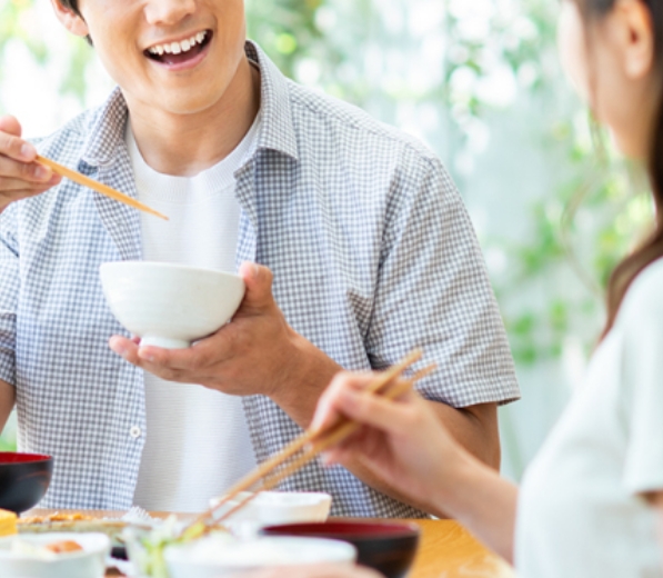 自費治療で実現する快適で噛みやすい入れ歯